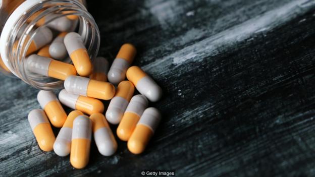 在服抗抑郁藥物的患者中 ，每10人中只有2人有病情改善的跡象   。